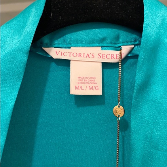 Green Victoria’s Secret Silky Robe - Picture 4 of 5